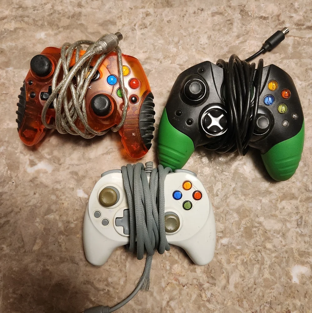 Original Xbox Controllers Bundle - Picture 1 of 2
